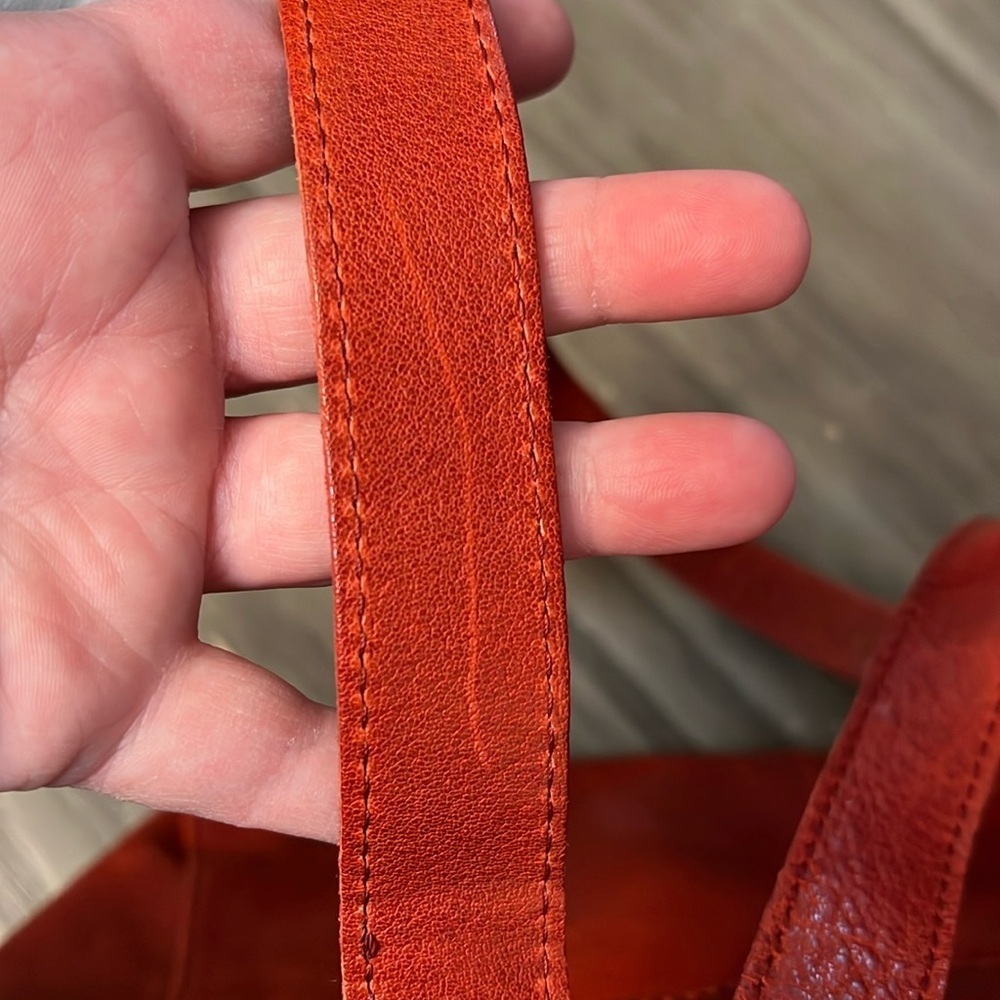 SPIKES & SPARROW RED LEATHER SHOULDER BAG - Picture 16 of 16